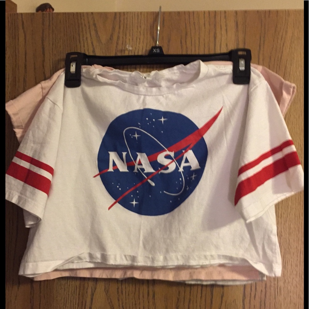 2 H&M croptops